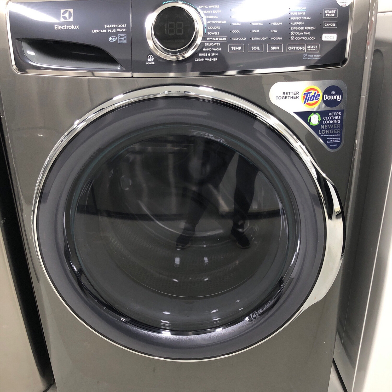 Open BoxScratch and Dent Electrolux FrontLoad Washer