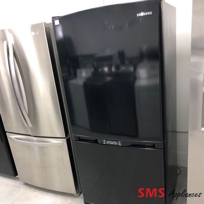 Samsung Bottom-Mount Refrigerator RB193KABB