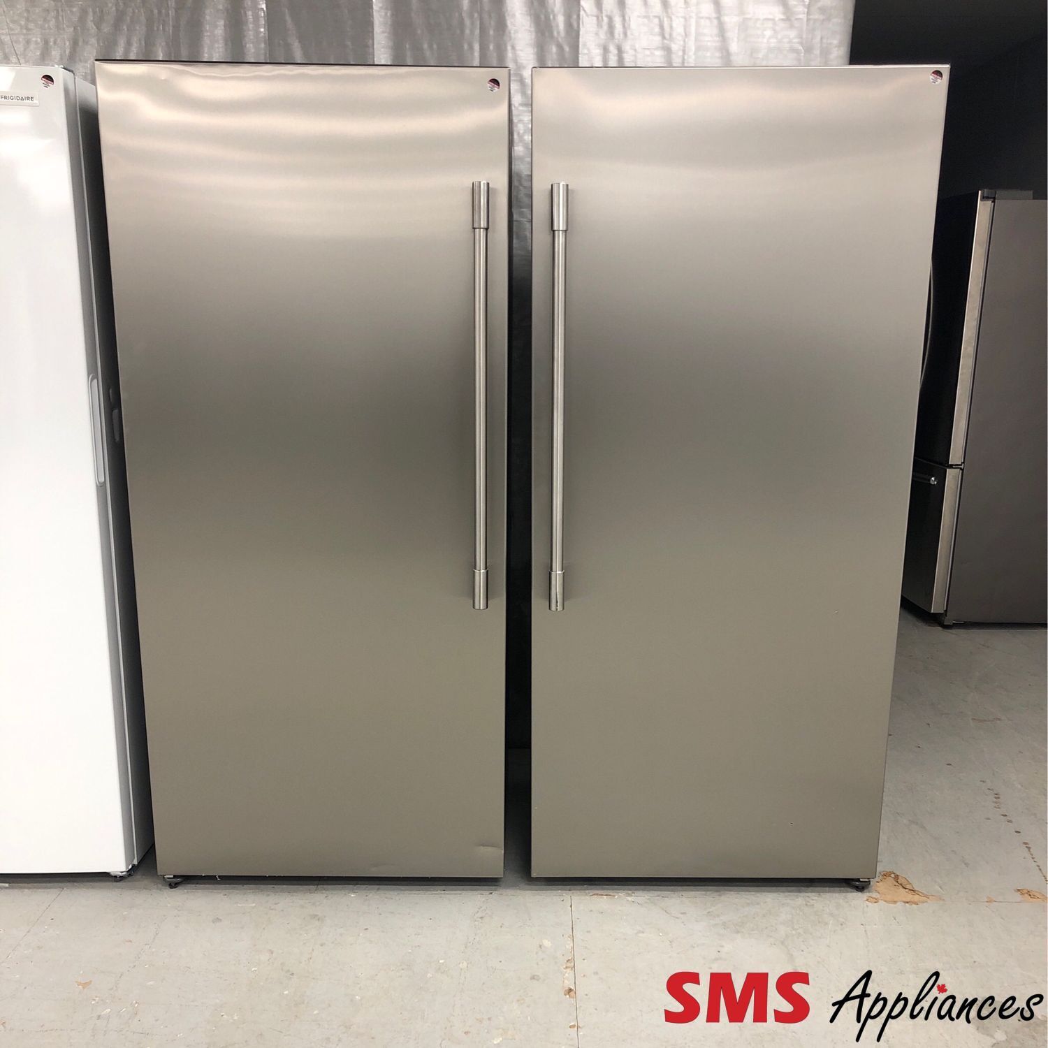Open Box -Scratch and Dent Frigidaire Professional All Refrigerator & Freezer FPRU19F8WF9/ FPFU19F8W