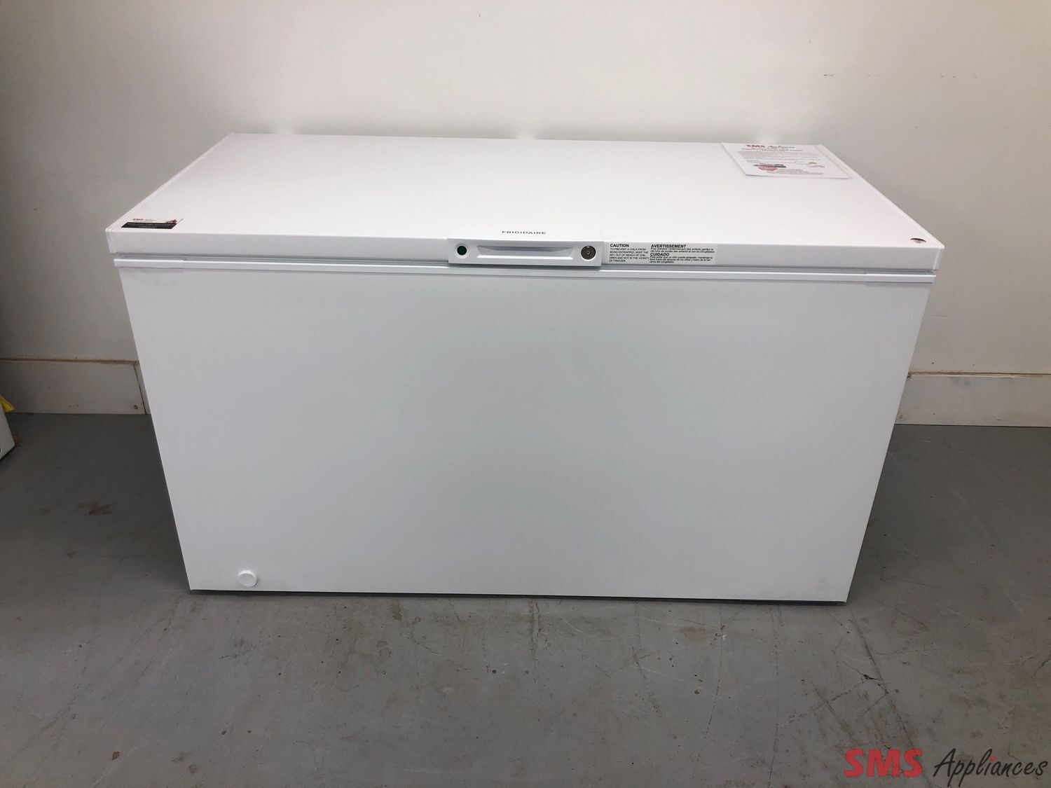 Open Box-Scratch and Dent Frigidaire 14.8 Cu.Ft Chest Freezer FFCL1542AW