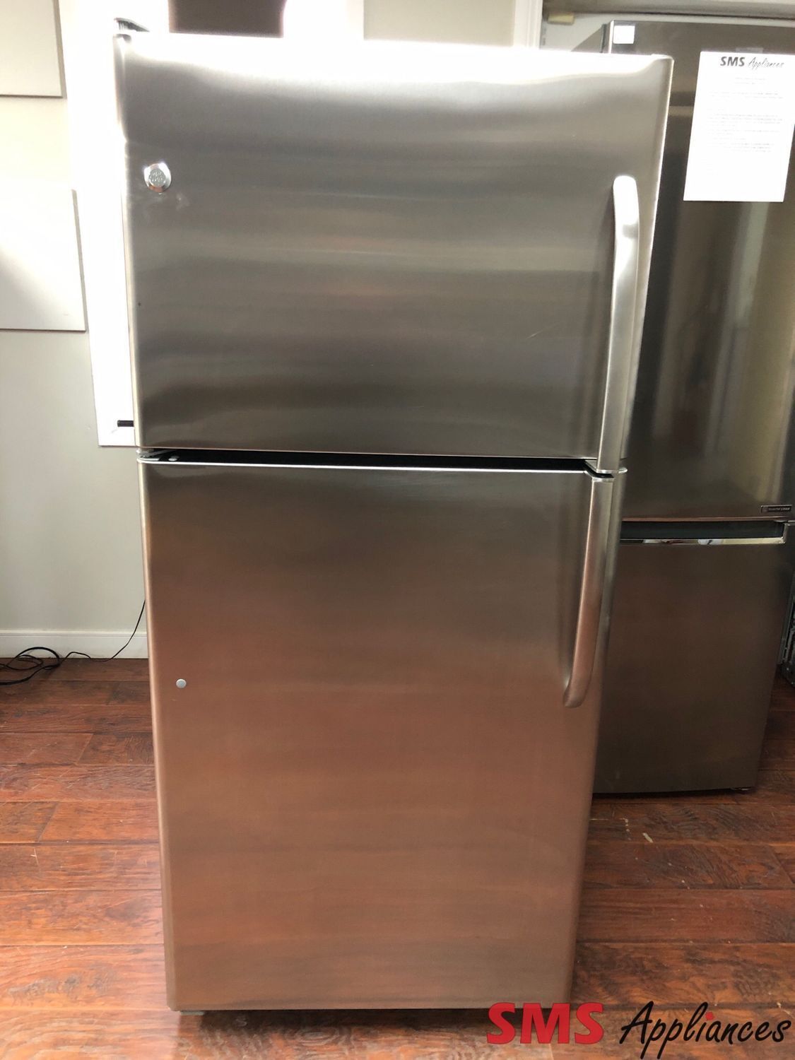 GE 30'' Top Freezer Refrigerator GTRS0KBZARSS