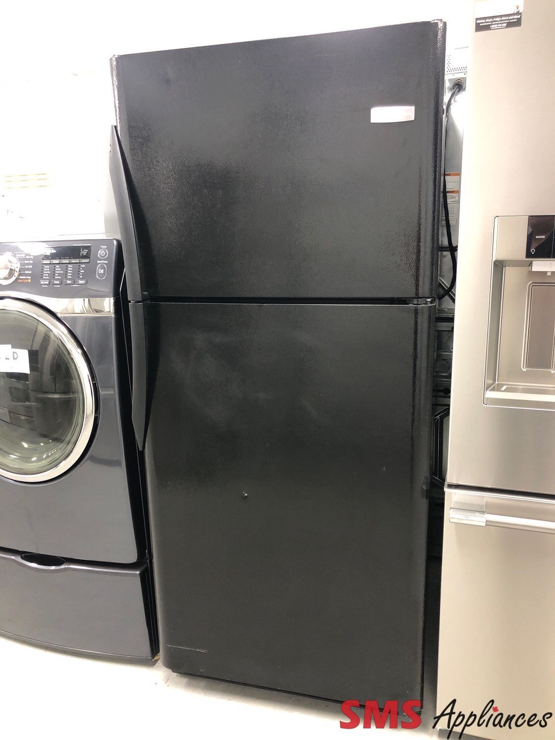 Frigidaire 30'' Top -Freezer Refrigerator  FRT21HS6JB0