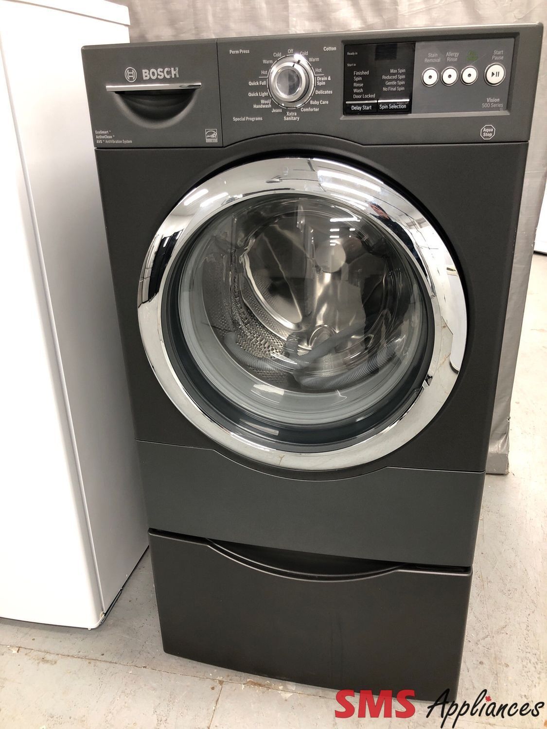 Bosch Front-Load Washer with Pedestal WFVC544AUC