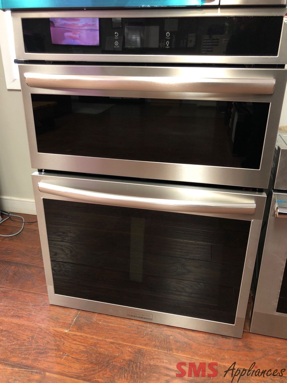 Open Box-Scratch and Dent Frigidaire Gallery 30” Wall Oven and Microwave Combination GCWM3067AF