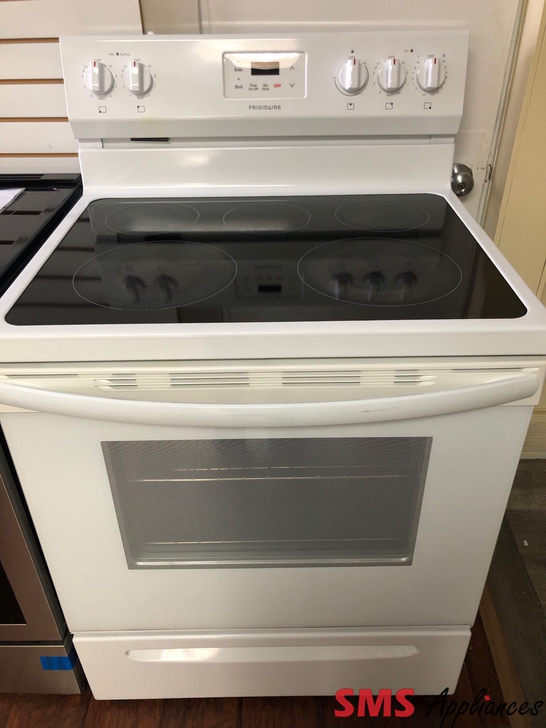 Frigidaire 30” Glass-Top Range FCRE305CAWD