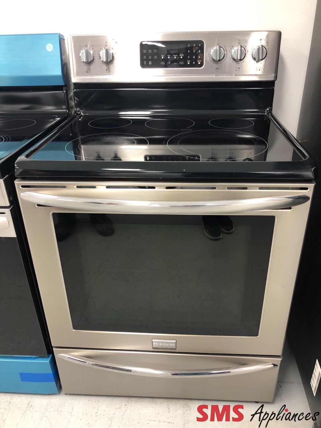 Frigidaire Gallery 30” Glass-Top Range  CGEF3055KFF