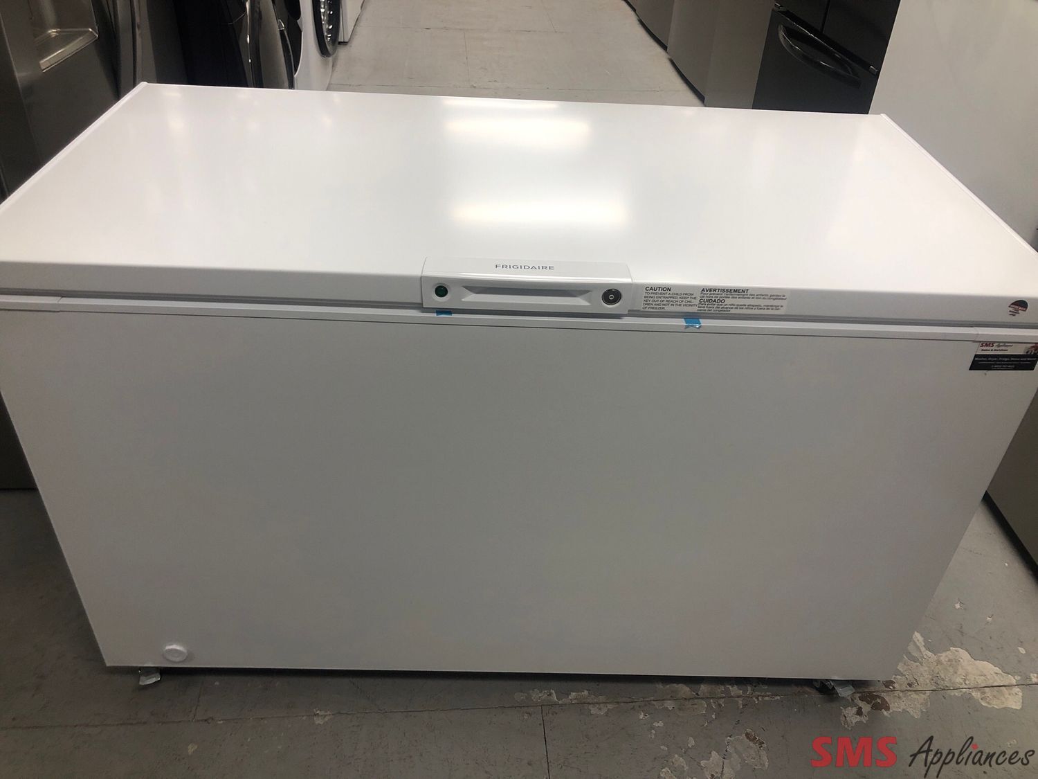 Open Box-Scratch and Dent Frigidaire 14.8 Cu.Ft Chest Freezer FFCL1542AW