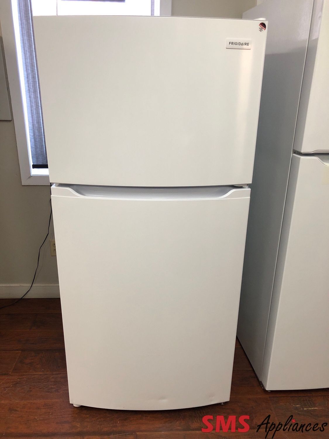 Open Box-Scratch and Dent Frigidaire 28''  Top-Freezer Refrigerator FFHT1425VW