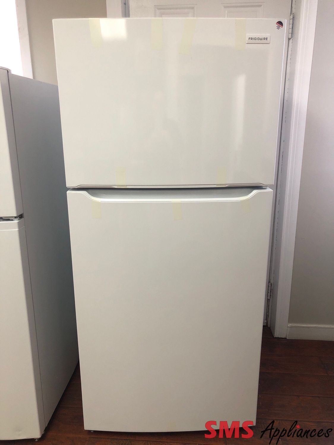 Open Box-Scratch and Dent Frigidaire 30'' Top-Freezer Refrigerator FFTR2045VW