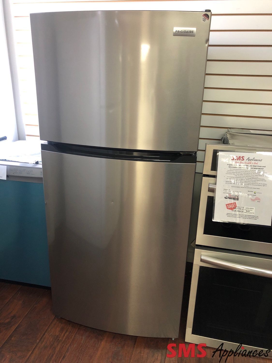 Open Box-Scratch and Dent Frigidaire 13.9 Cu.Ft Top-Freezer Refrigerator FFHT1425VV