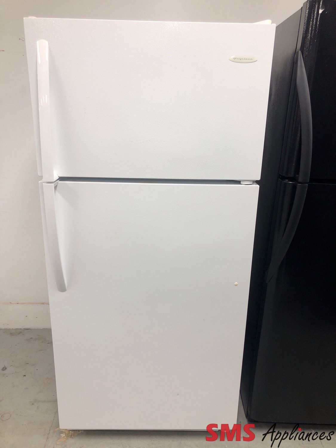 Frigidaire 30'' Top-Freezer Refrigerator FRT18B4AWA