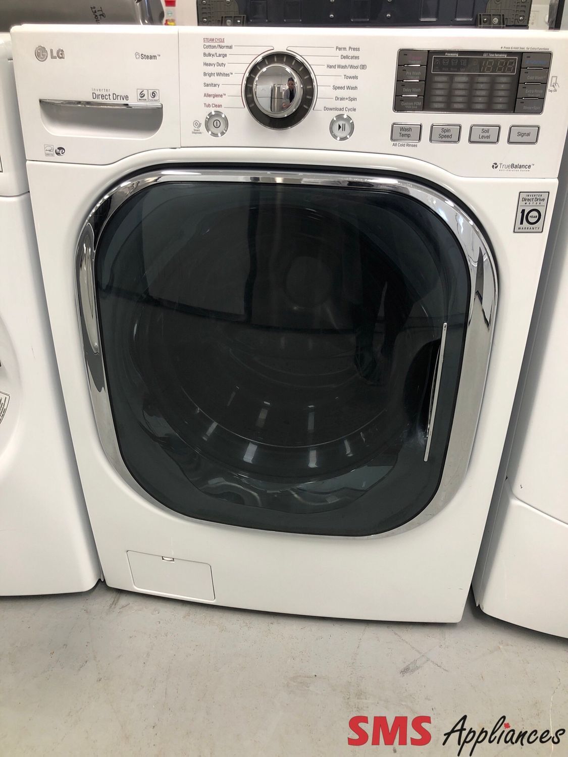 LG 4.5 Cu.Ft  Front-Load Washer WM4270HWA