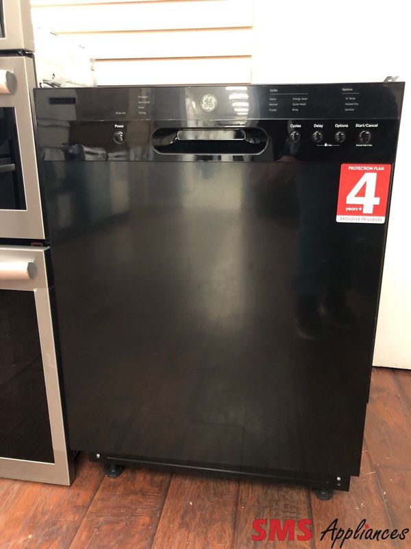 Display BRAND NEW GE 24” Built In Dishwasher GBF532SGP