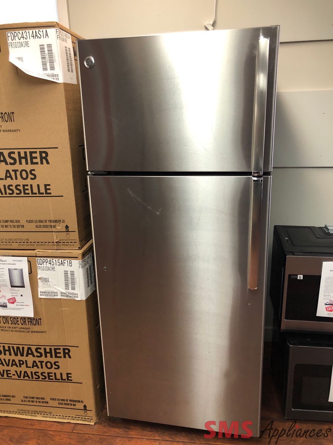 GE 28'' Top-Freezer Refrigerator  GTE18GSHHRSS