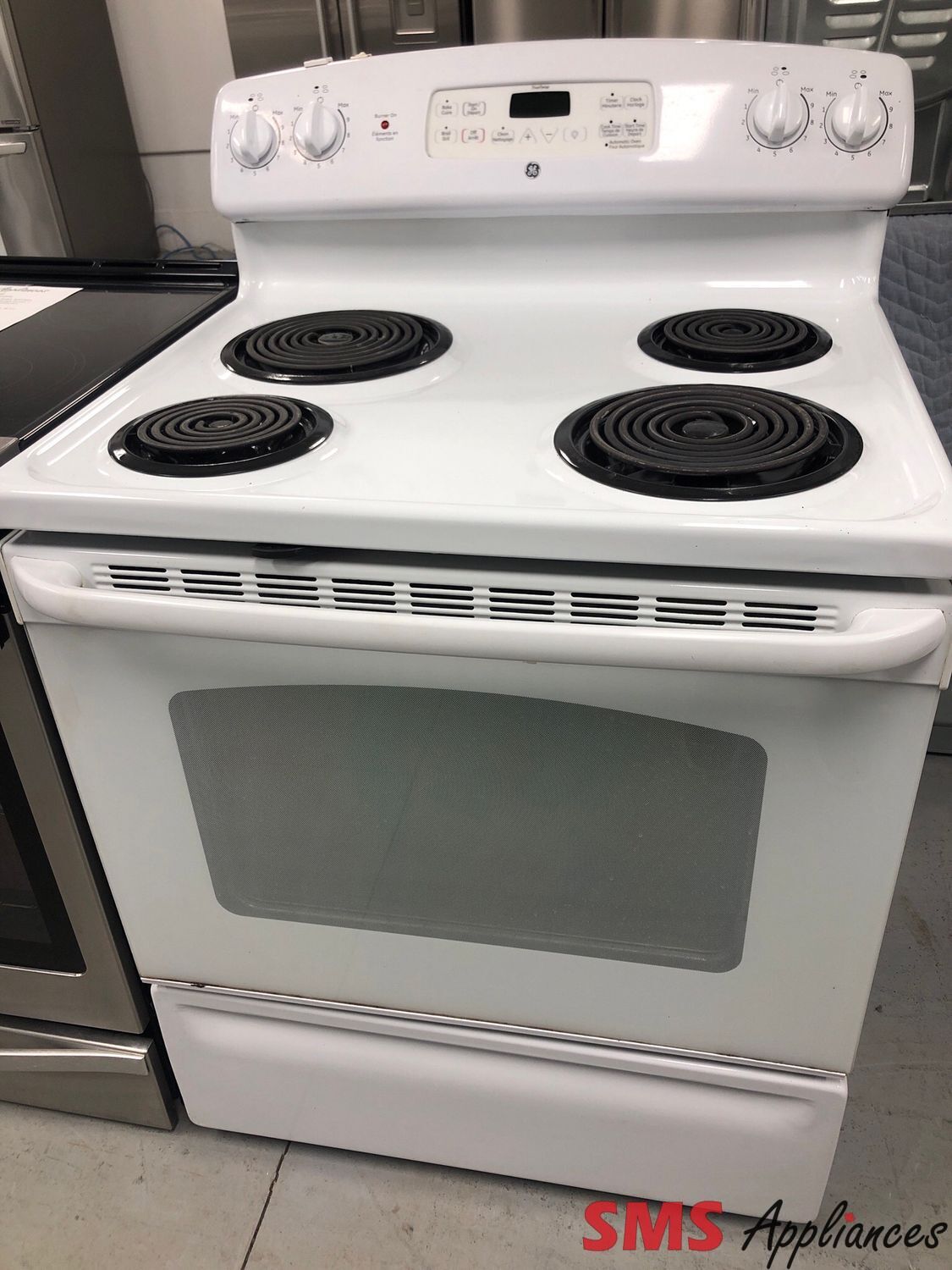 GE 30” Coil-Top Range JCBP35DP1WW