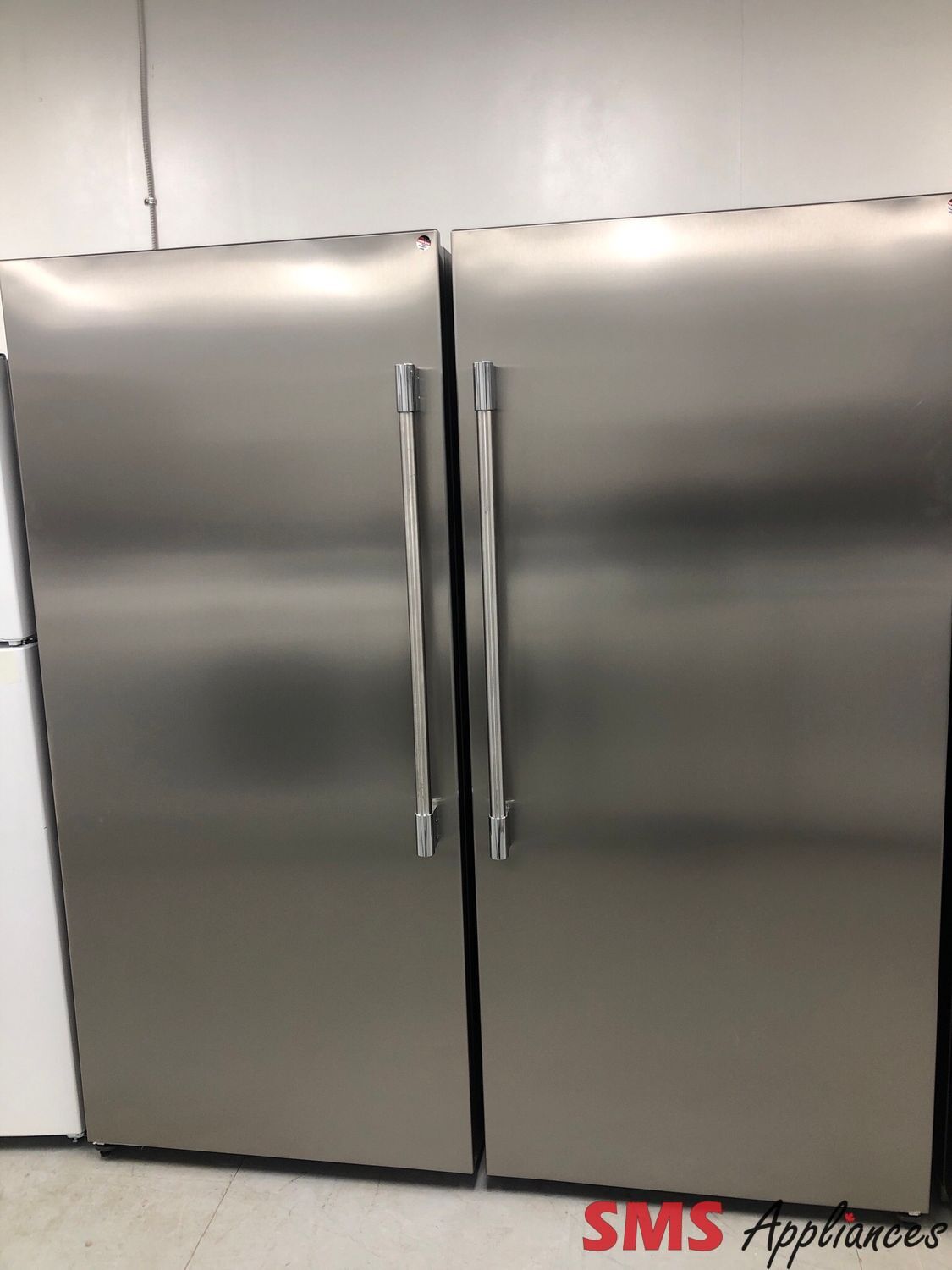Open Box-Scratch and Dent Frigidaire Professional Upright Fridge & Freezer  FPFU19F8W /FPRU19F8W
