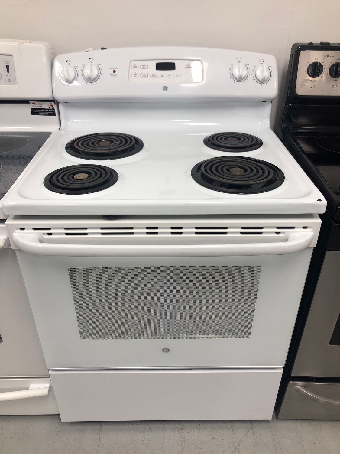 GE 30” Coil-Top Range JCBP240DT5WW