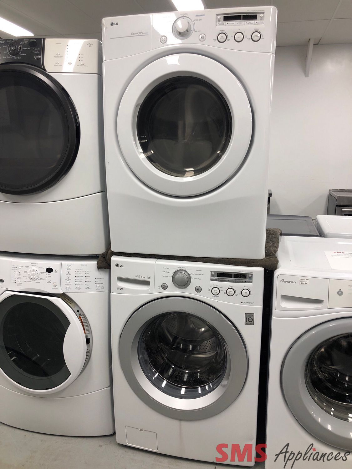 LG Front-Load Washer & Dryer Set  WM3050CW/ DLE2020W