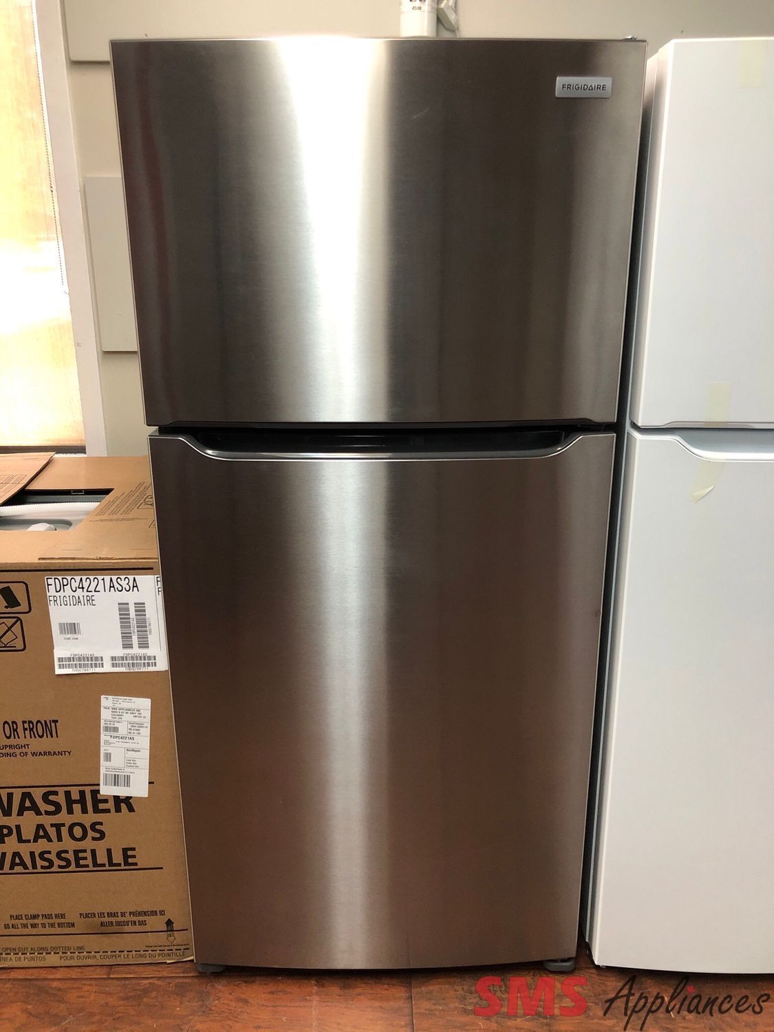 Frigidaire 30” Top-Freezer Refrigerator  FFHT1835VS