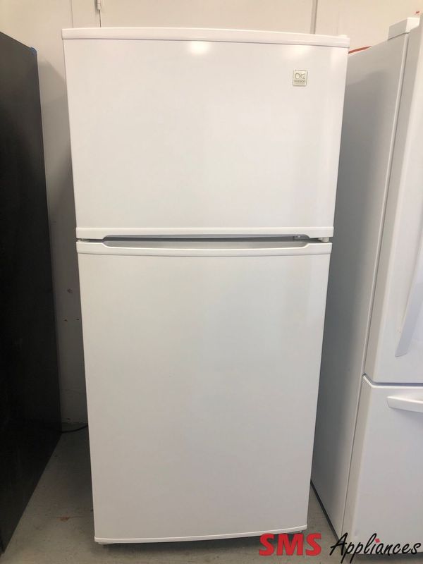 Daewoo 30'' Top-Freezer Refrigerator FRI1810BRW