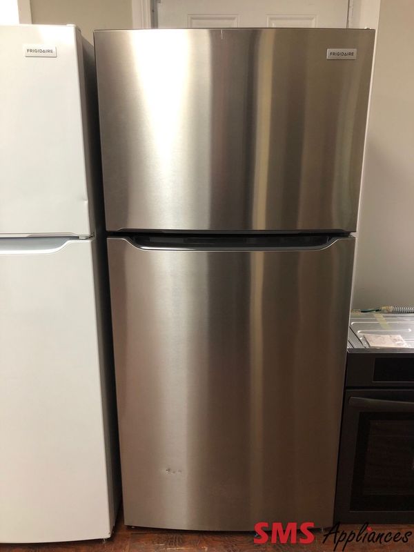 Frigidaire 30” Top-Freezer Refrigerator FFTR2045VS