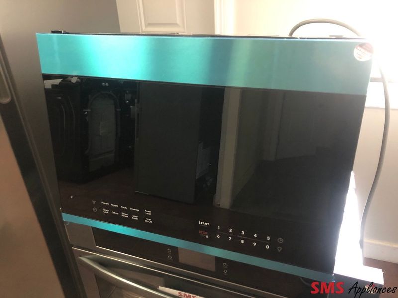 Open Box Scratch and Dent Frigidaire 24” Over-The-Range Microwave UMV1422US Open Box Scratch and Dent Frigidaire 24” Over-The-Range Microwave UMV1422US