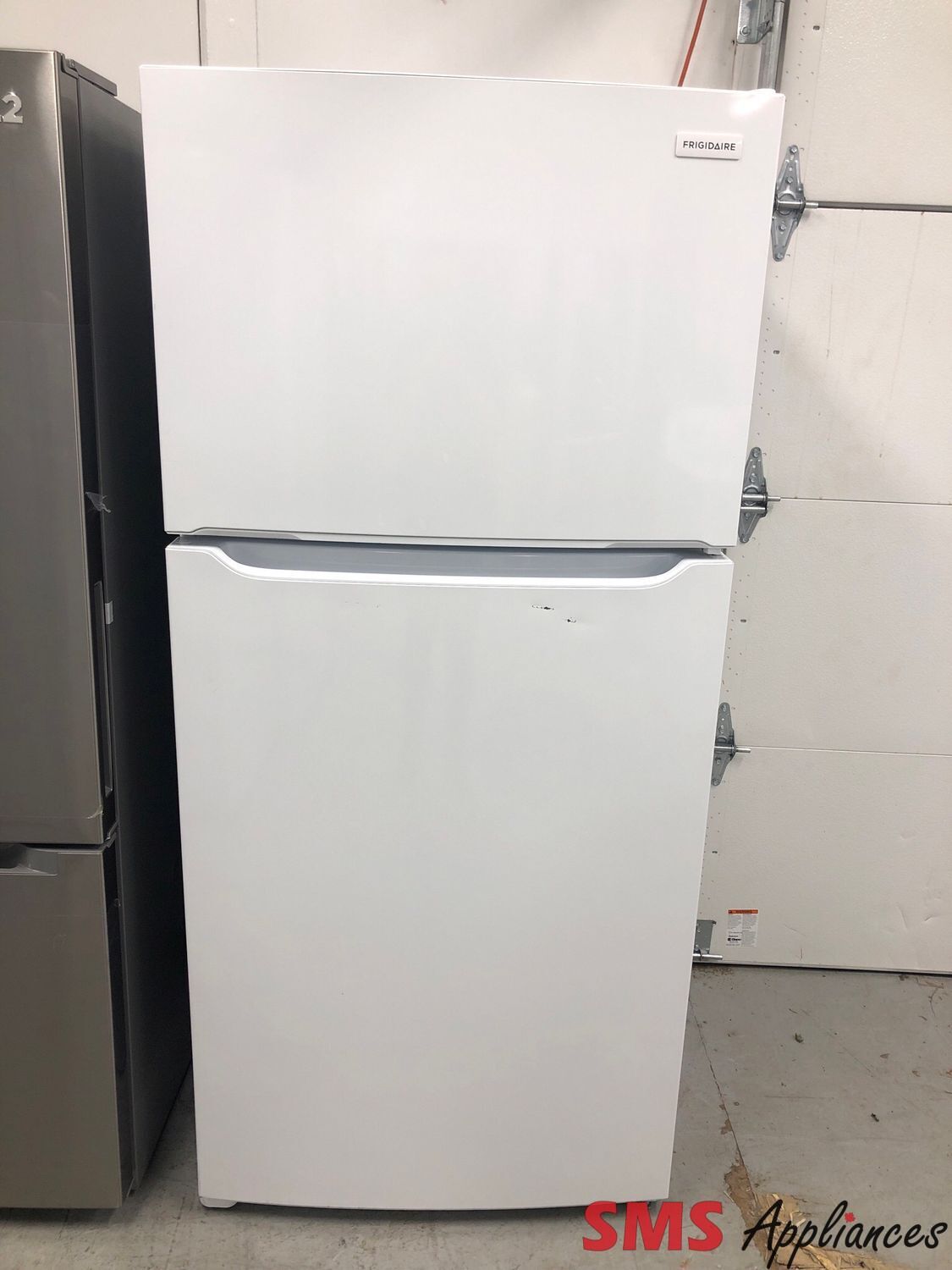 Frigidaire 30” Top-Freezer Refrigerator FFTR1835VW