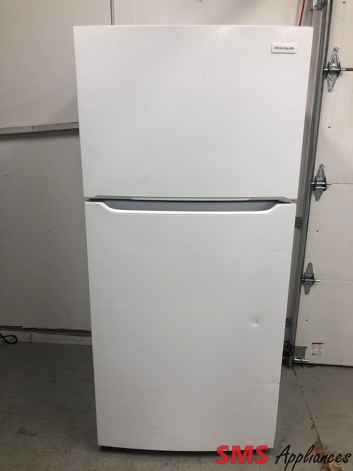 Frigidaire 30” Top-Freezer Refrigerator  FFFTR1814WW5