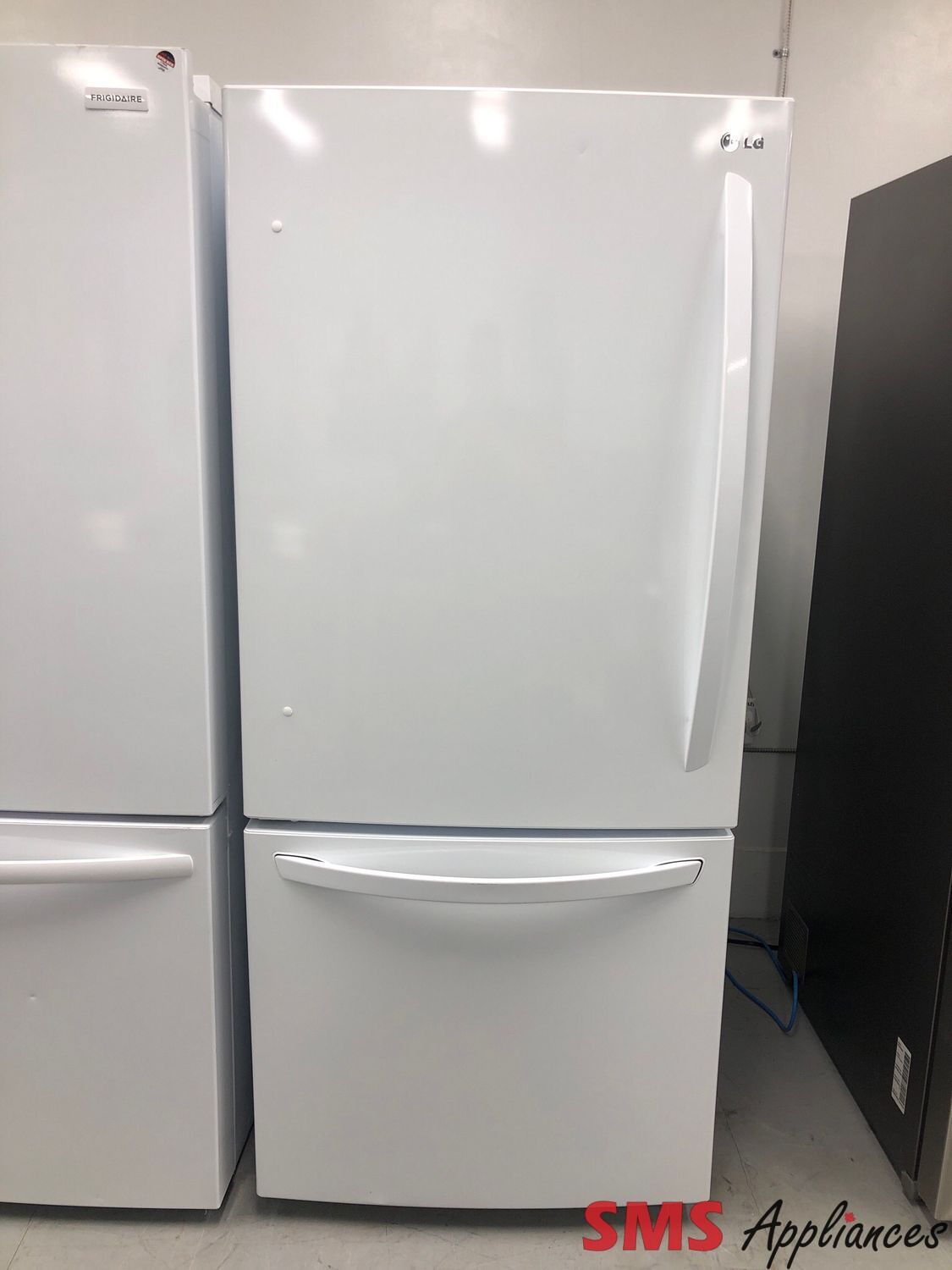 LG 30'' Bottom Freezer Refrigerator LDC22370SW
