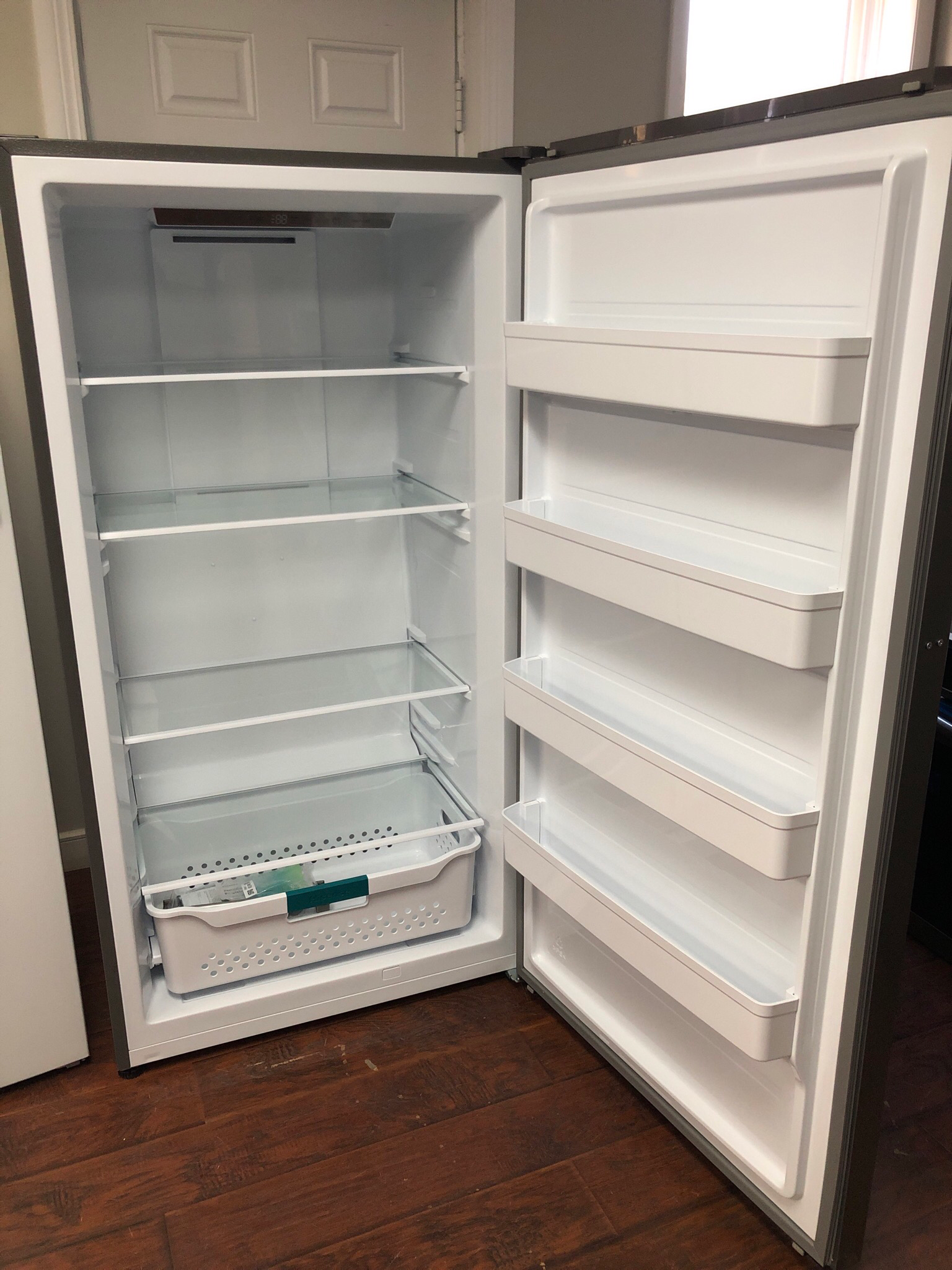 Open Box-Scratch and Dent Hisense 17.0 Cu.Ft  Convertible Upright Freezer  HFU171N1AVE