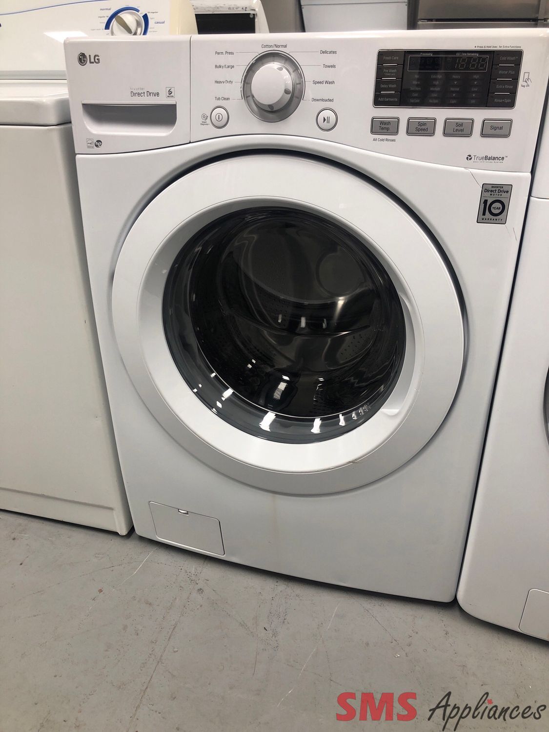 LG 4.5 Cu.Ft Front-Load Washer WM3085CW