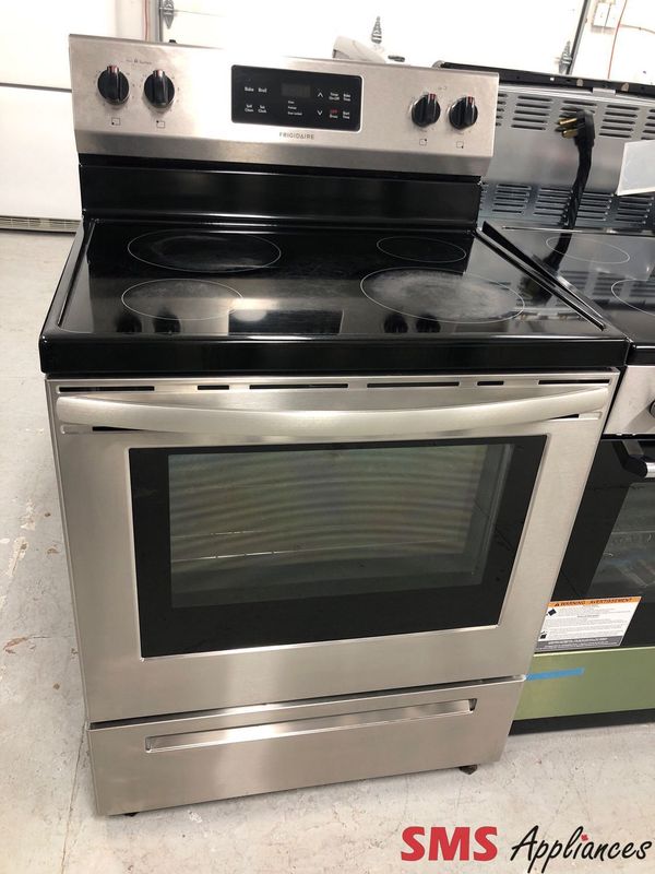 Frigidaire 30” Glass-Top Range CFEF3055TSC Frigidaire 30” Glass-Top Range CFEF3055TSC
