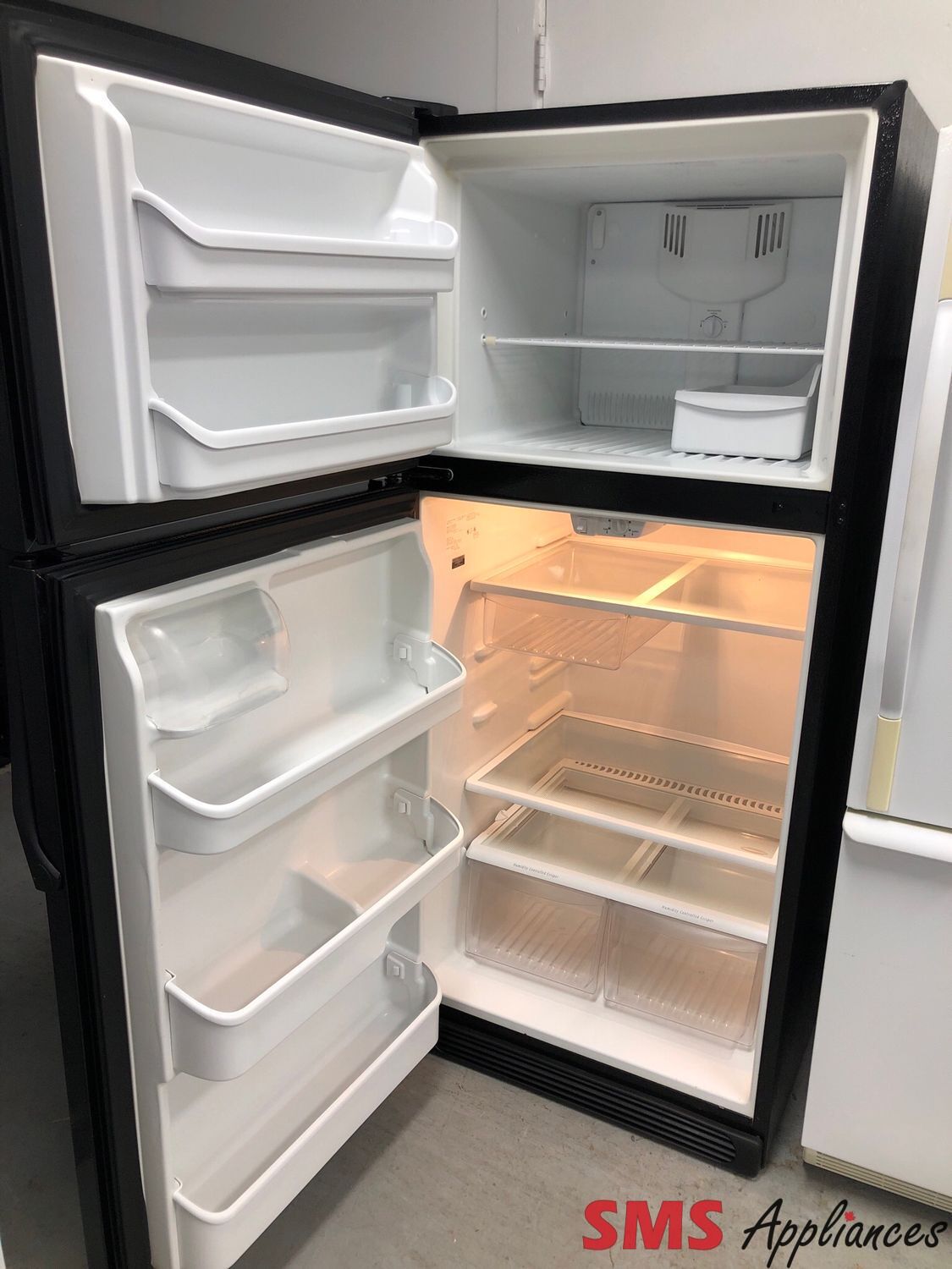 Frigidaire 30” Top Freezer Refrigerator FRT21HS6DB0