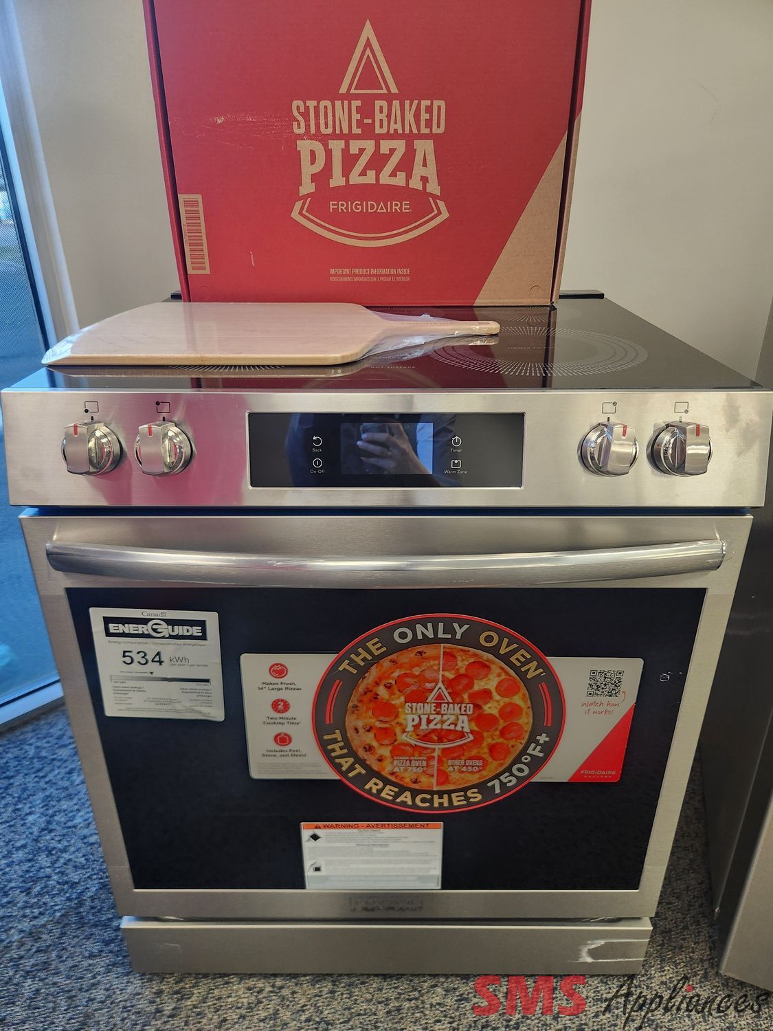 BRAND NEW Frigidaire Glass-Top Stove with Stone-Baked Pizza GCFE307CBF