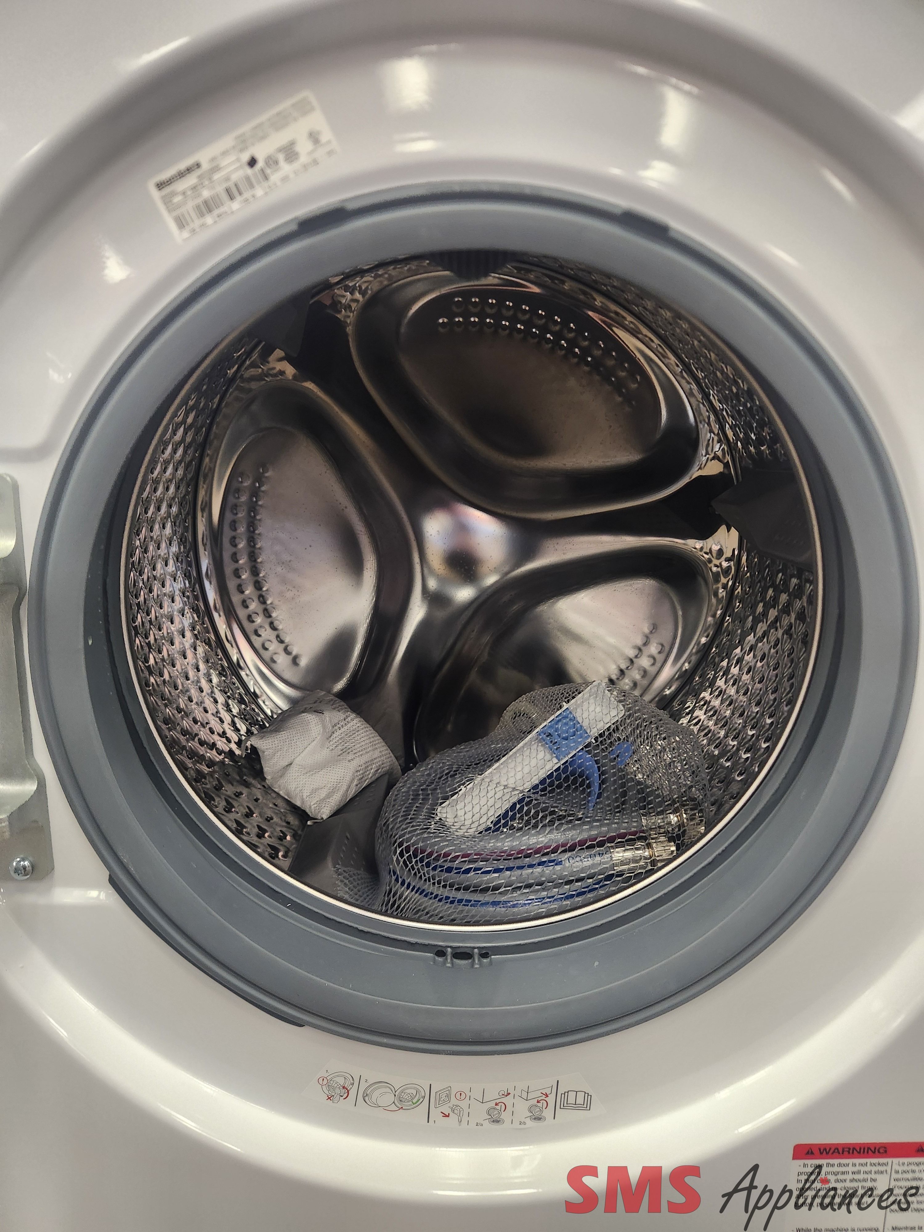 BRAND NEW Blomberg 24