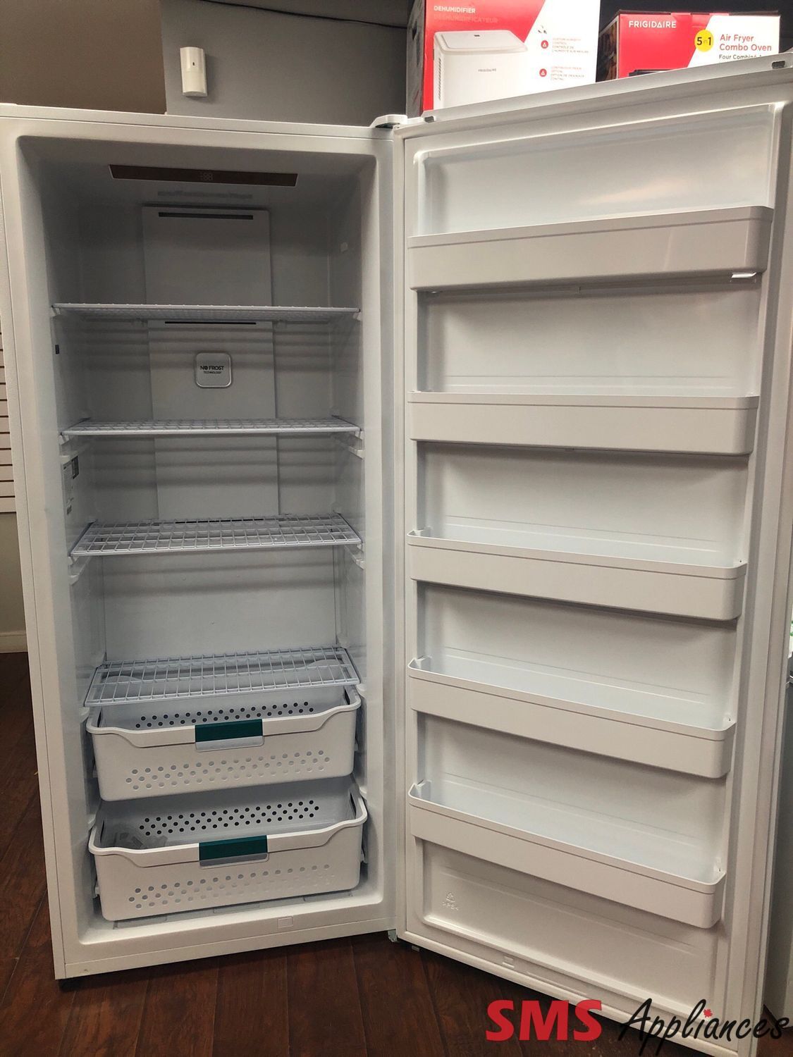 Open Box-Scratch & Dent Hisense 21.2 Cu.Ft  Convertible Upright Fridge or Freezer FV21C7HWE