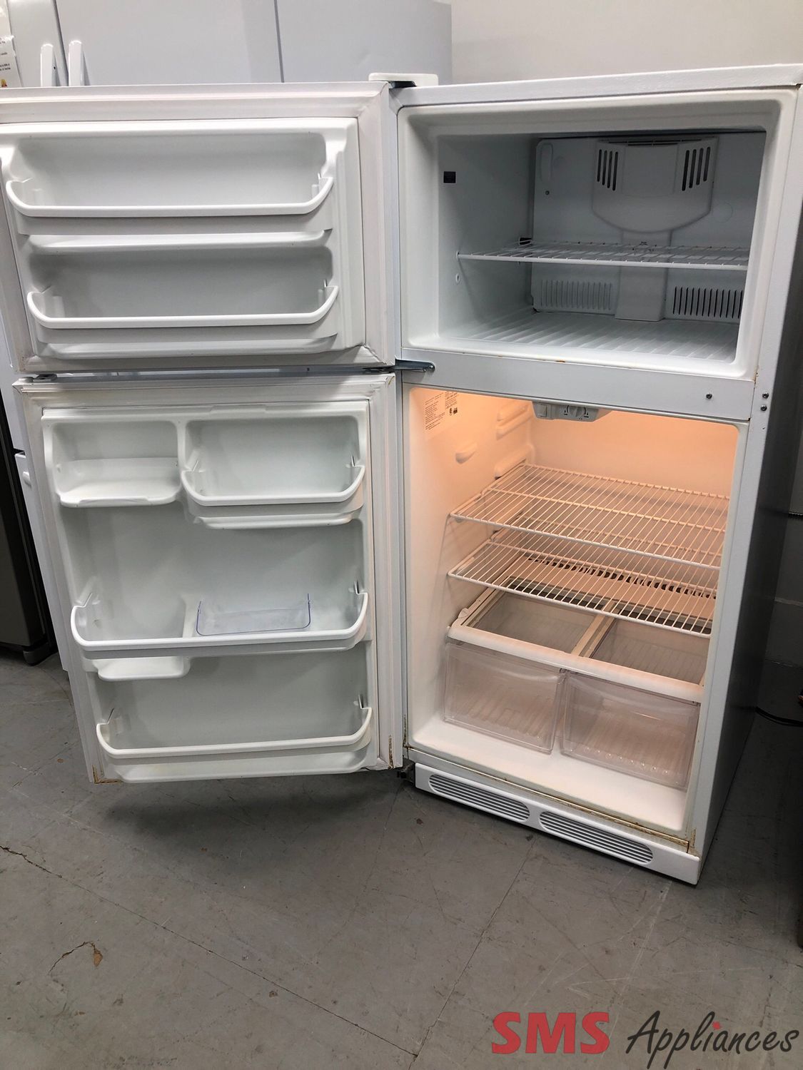 Frigidaire 28'' Top-Freezer Refrigerator FFHT1513LZD