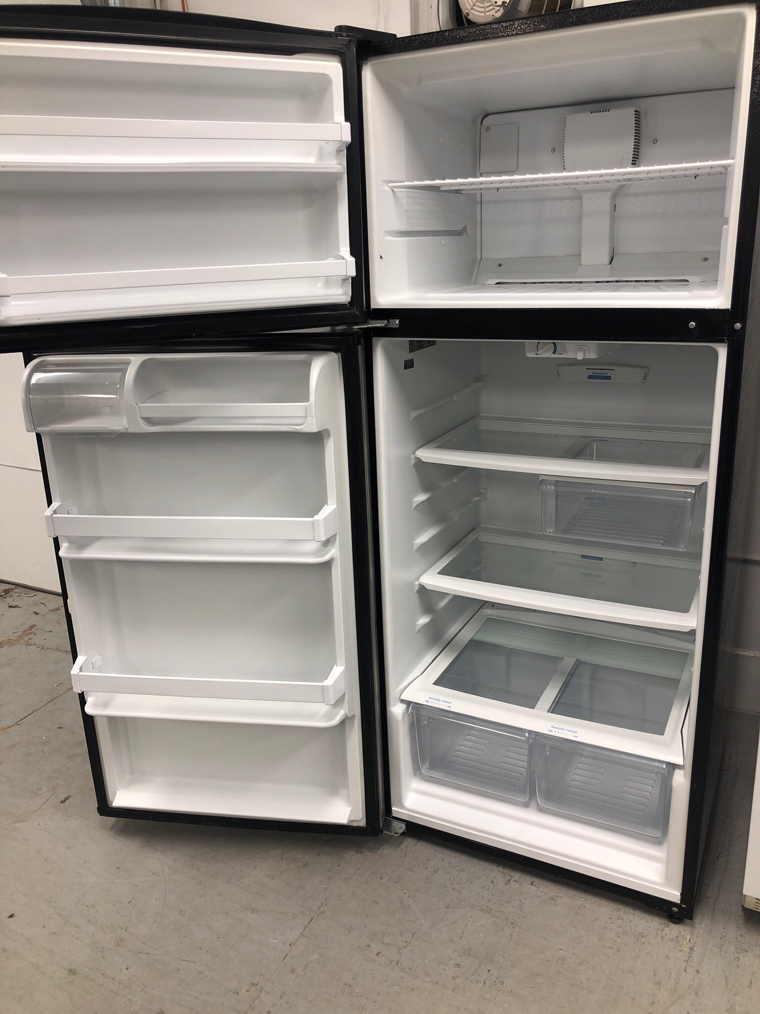 Whirlpool 28” Top-Freezer Refrigerator W8RXCGFXS01