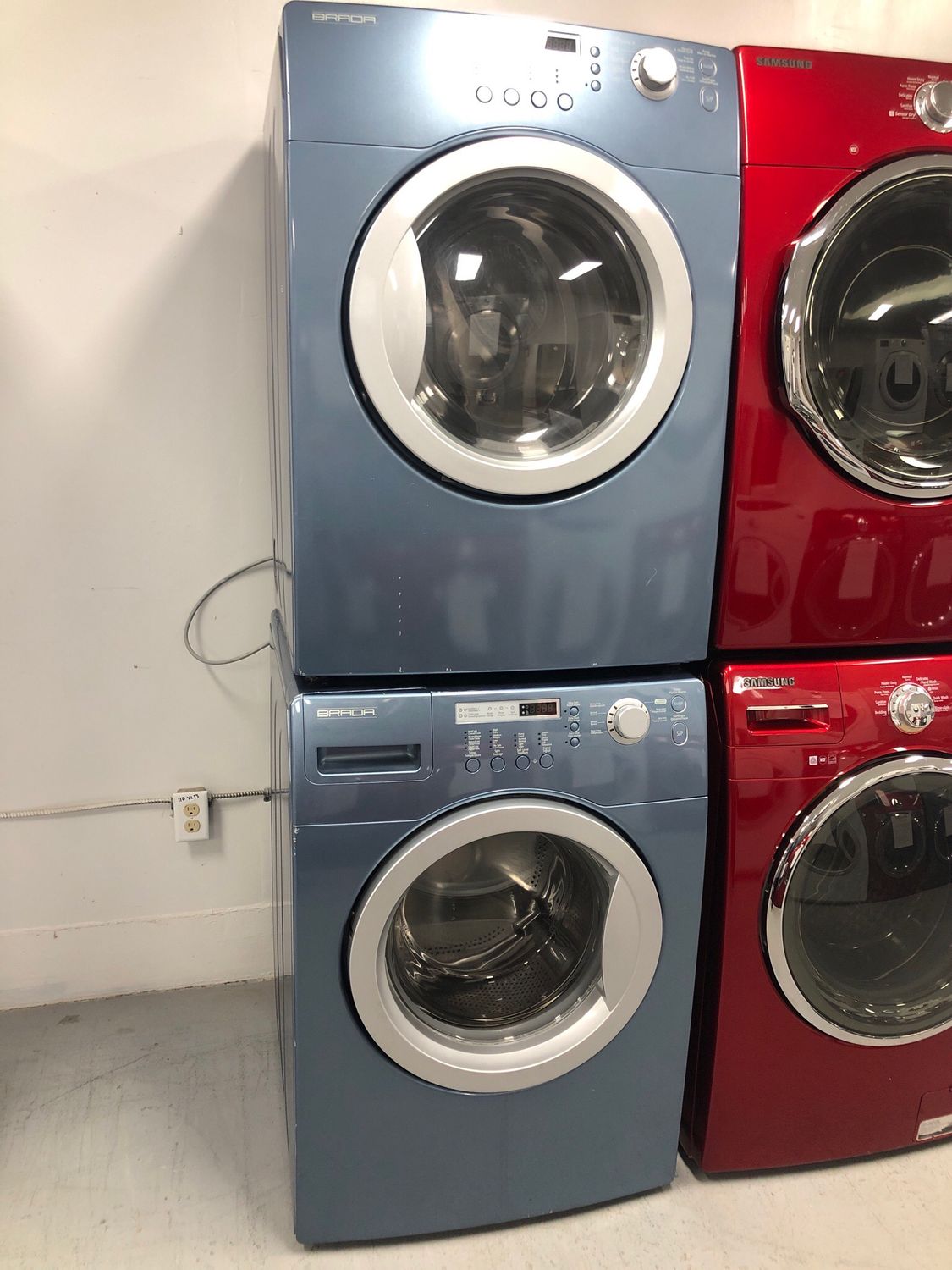 Brada Front-Load Washer & Dryer Set BFW36B/BED70B Brada Front-Load Washer & Dryer Set BFW36B/BED70B