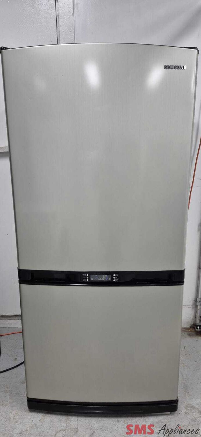 Samsung 32'' Bottom Freezer Refrigerator RB193KASB