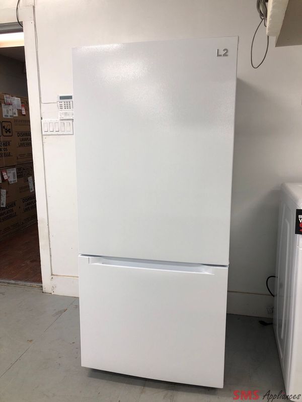 L2 29.5'' Bottom-Freezer Refrigerator LRB19B5AWWC L2 29.5'' Bottom-Freezer Refrigerator LRB19B5AWWC