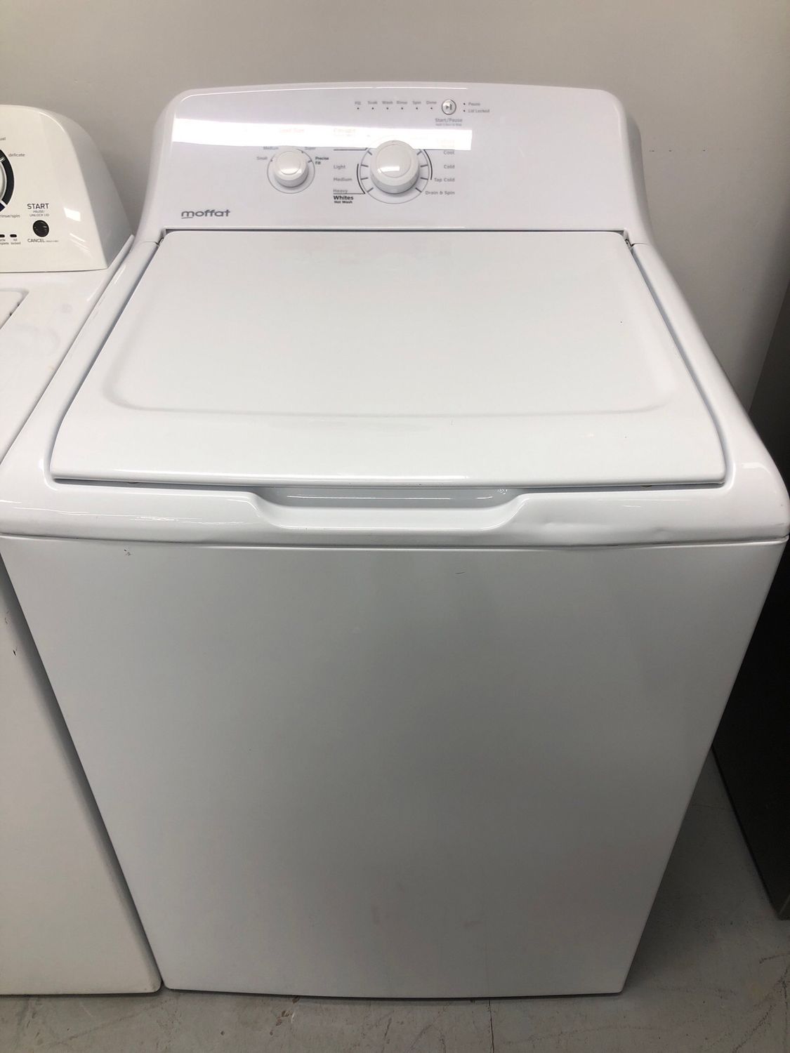 Moffat 4.4 Cu.Ft Top-Load Washer MTW201BMRWW Moffat 4.4 Cu.Ft Top-Load Washer MTW201BMRWW
