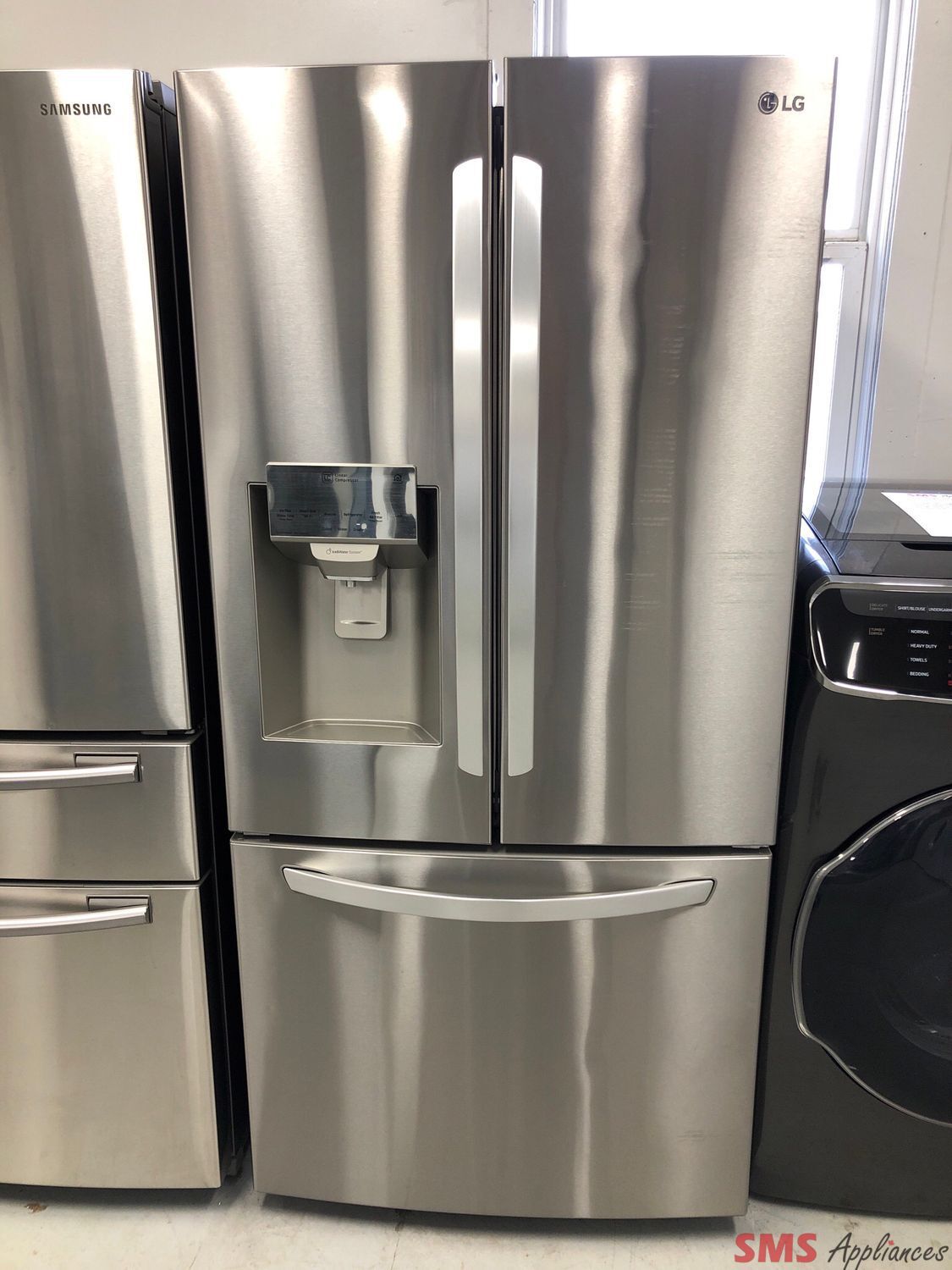 LG 33'' French Door Refrigerator  LRFXS2503S
