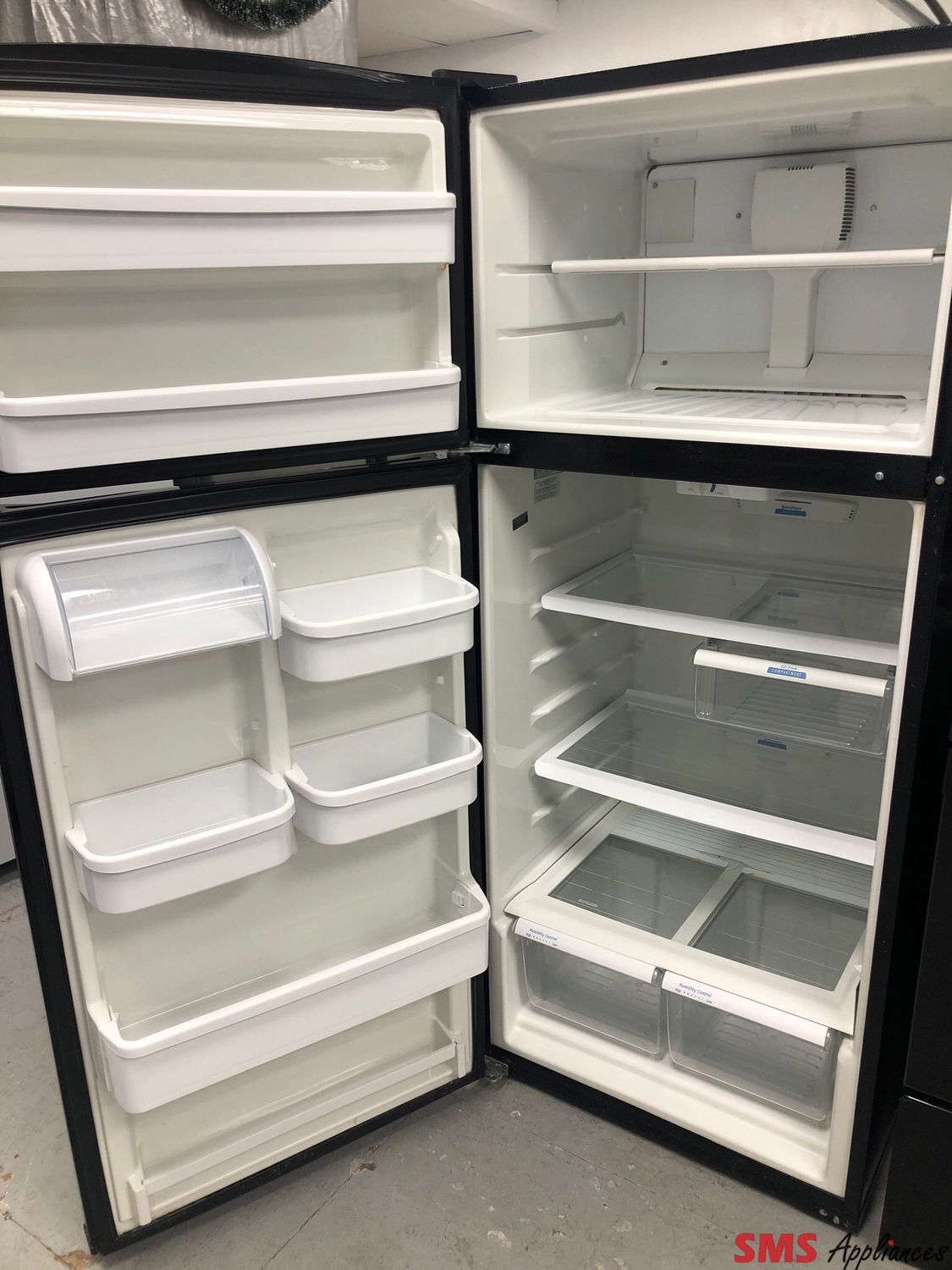 Whirlpool 28'' Top-Freezer Refrigerator ER8MHKXRB01