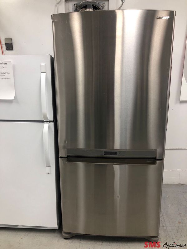 Samsung 33'' Bottom Freezer Refrigerator RB194ACRS