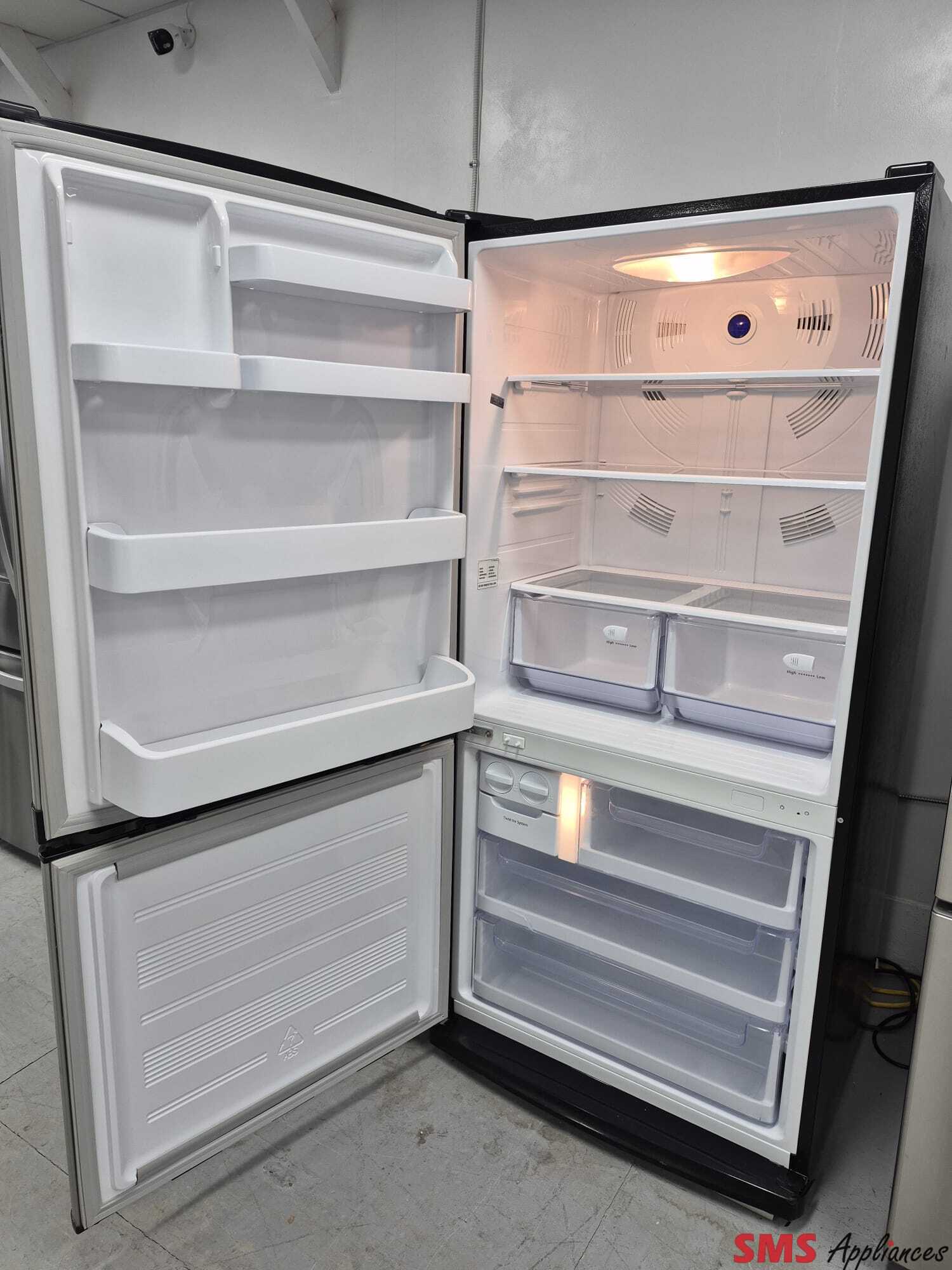 Samsung 32'' Bottom Freezer Refrigerator RB193KASB