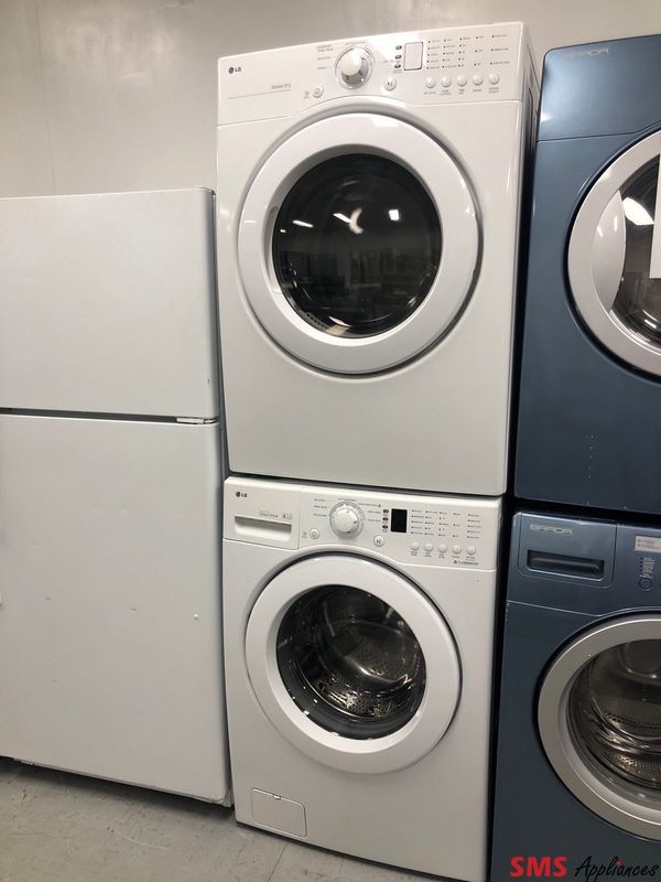 LG Front-Load Washer & Dryer Set WM2140CW/ DLE2140W