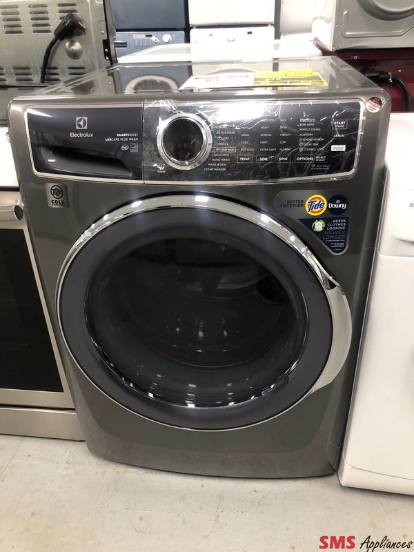 Open Box-Scratch & Dent Electrolux 5.2 Cu.Ft Front-Load Washer ELFW7637AT