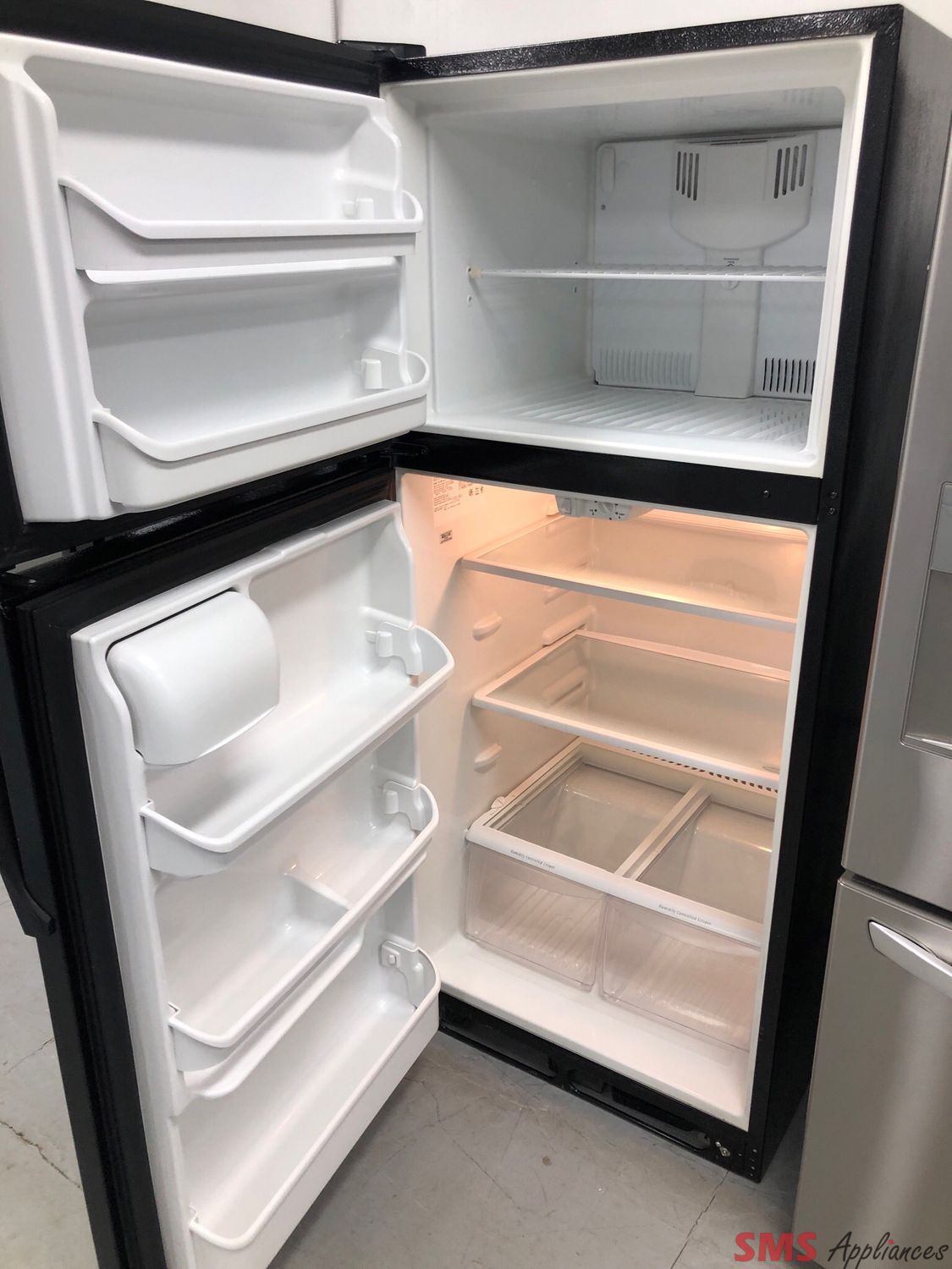 Frigidaire 30'' Top-Freezer Refrigerator FRT1S6ESB9