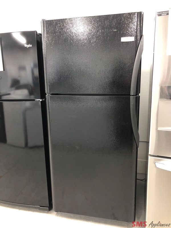 Frigidaire 30'' Top-Freezer Refrigerator FRT1S6ESB9